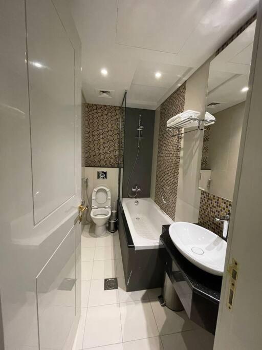 Homes2retreat - Chic In Damac Uppercrest *